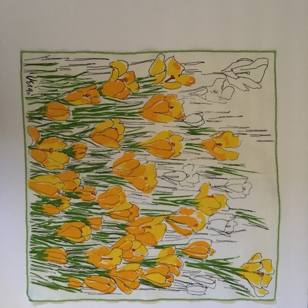 Floral Vera napkin with Yellow Tulips - Picture 3 of 4